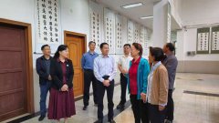 学校部门中层干部、美术教师、学生代表和记者